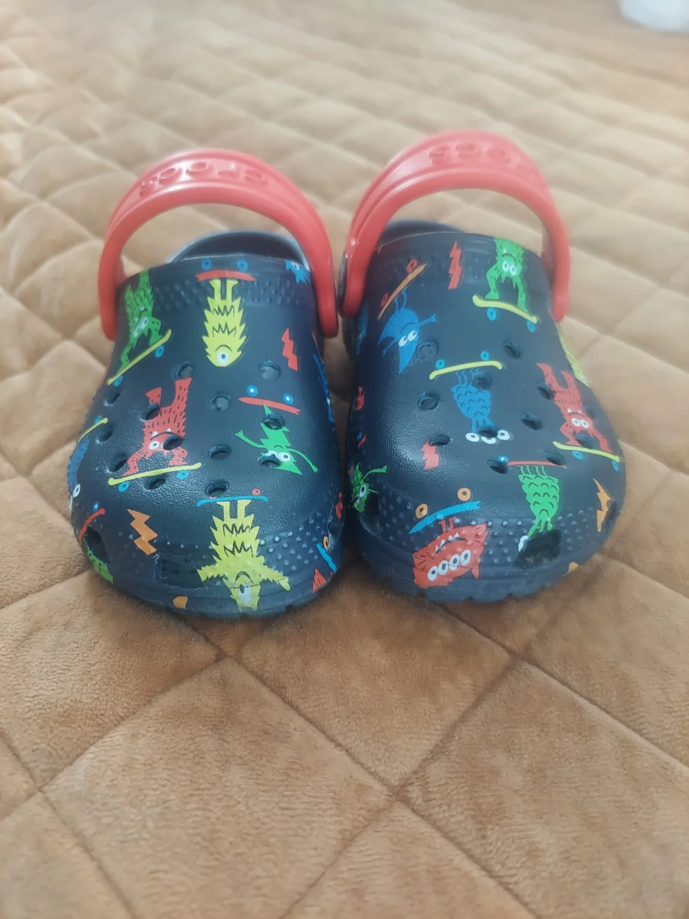 Crocs Kids' Navy Monster Skate Clogs with Red Strap Size C6 (Toddler 6)